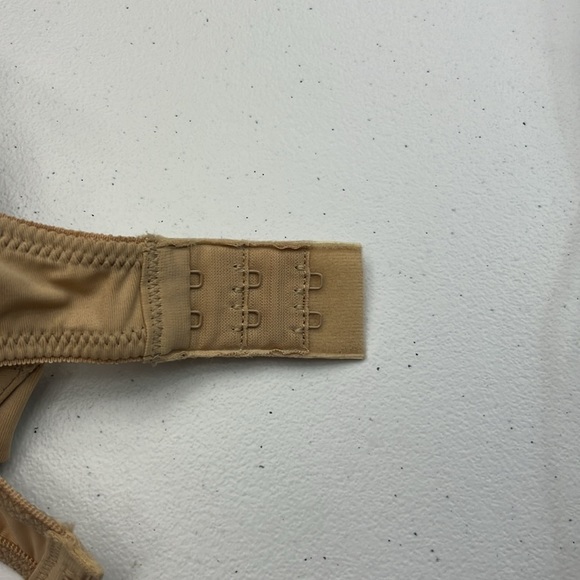 NWT Maidenform T-Shirt 4-Way Stretch Front Adjustable Straps Bra Body Beige 34C - Picture 7 of 15